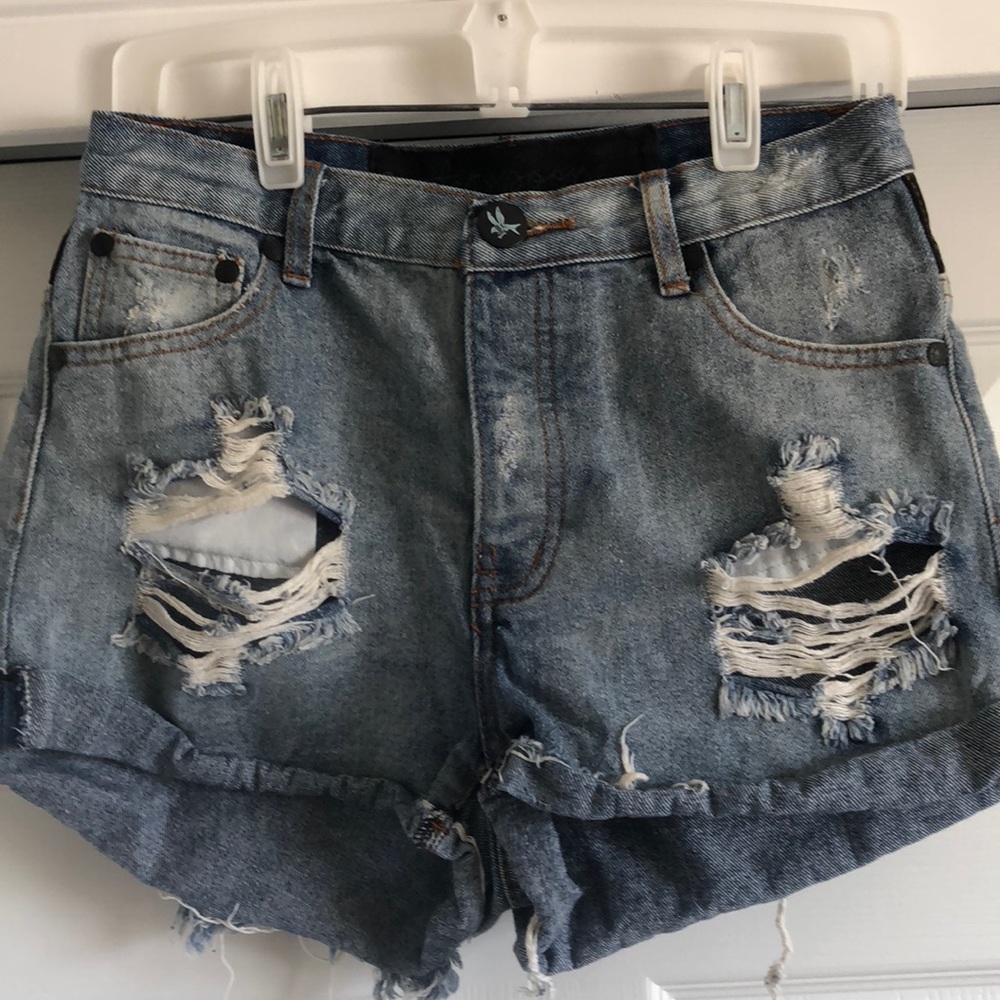 BNWOT One teaspoon dusty hawks shorts 28
